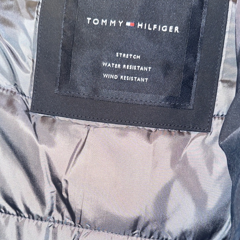 Tommy Hilfiger Men's Performance Windbreaker and Rain Jacket with Quilted Lining - Picture 15 of 16